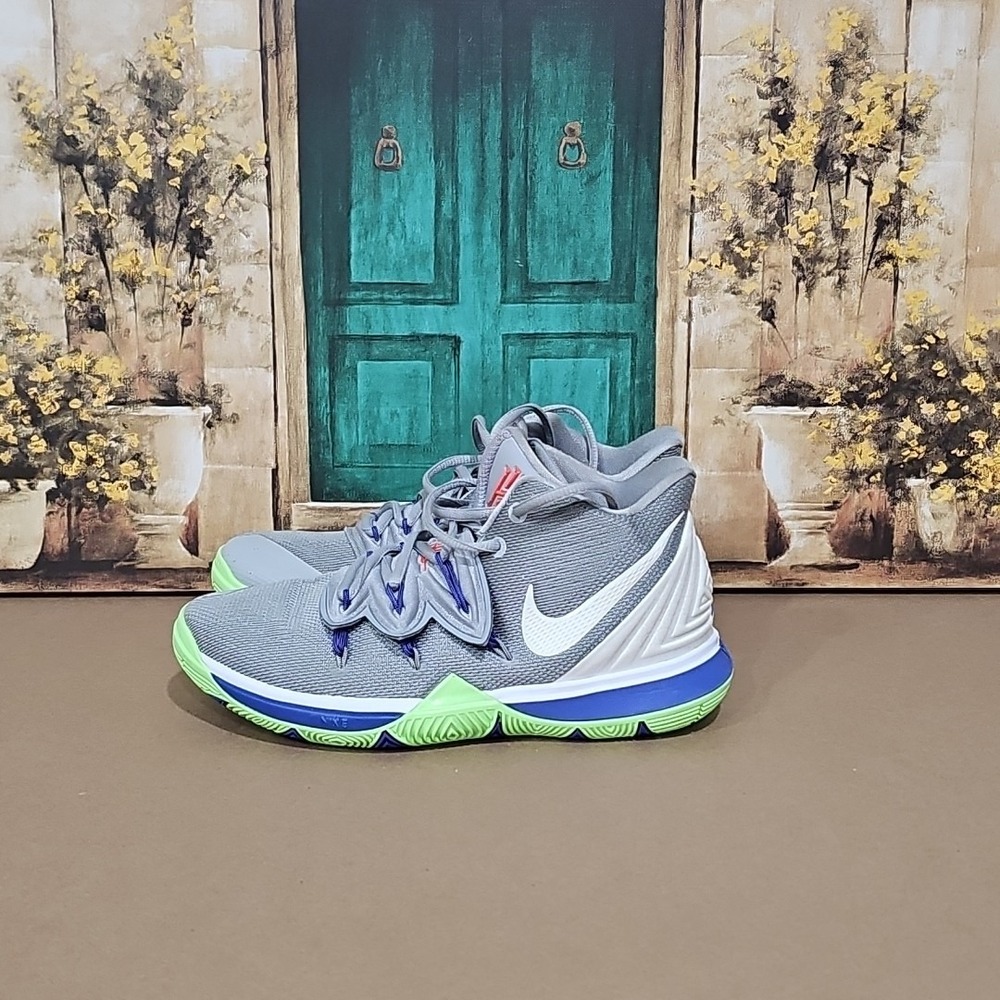 Nike Kyrie 5 V Wolf Grey Green Lime Size 5Y  Sneakers AQ2456-099